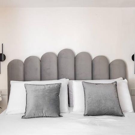 Apartment Duomo Napoli Bagian luar foto