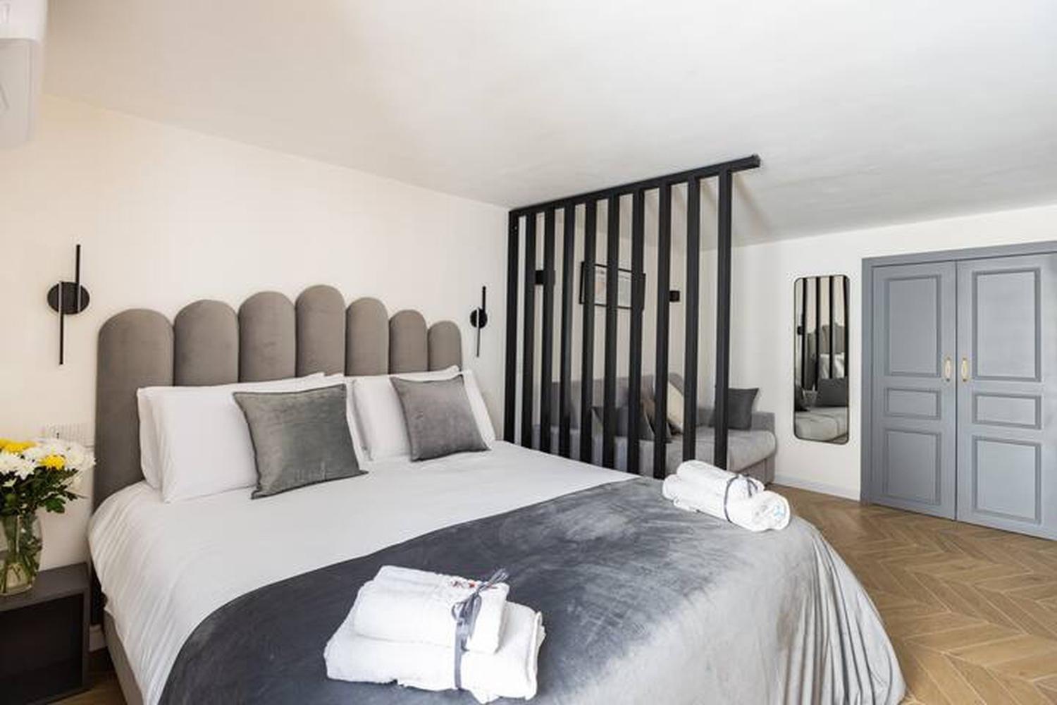 Apartment Duomo Napoli Bagian luar foto