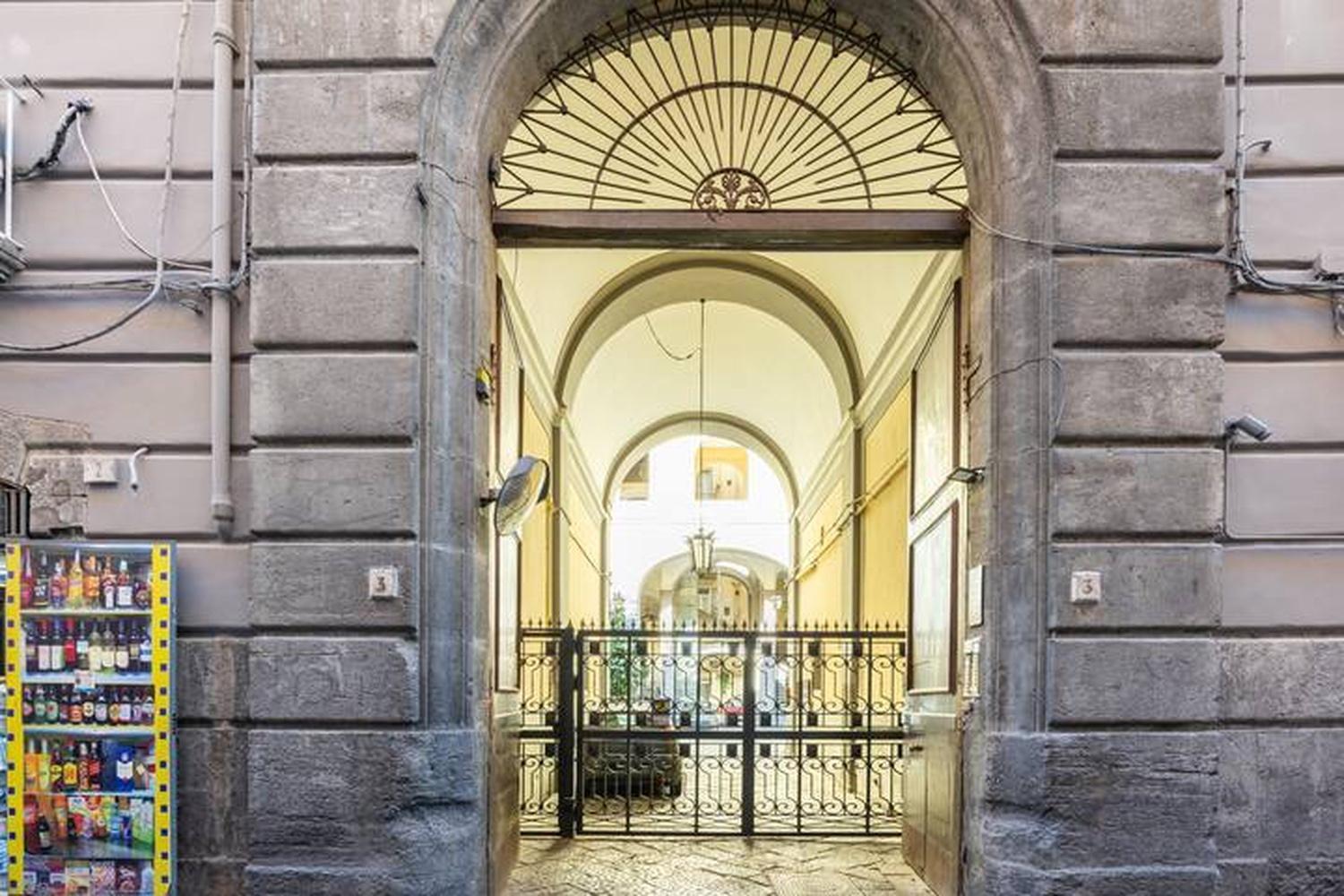 Apartment Duomo Napoli Bagian luar foto